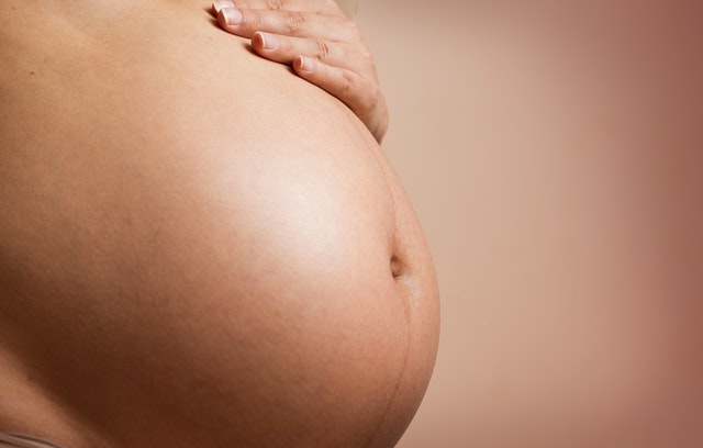 vergetures 9 mois de grossesse que faire
