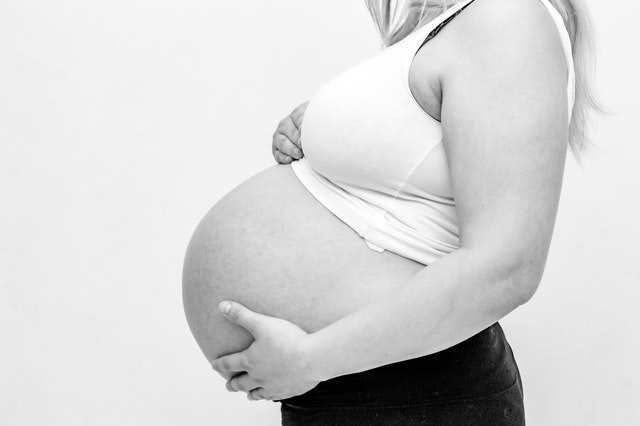 Vergetures à 9 mois de grossesse, comment les éviter ou les atténuer?
