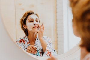 Comment lutter contre l’acné à 40 ans?